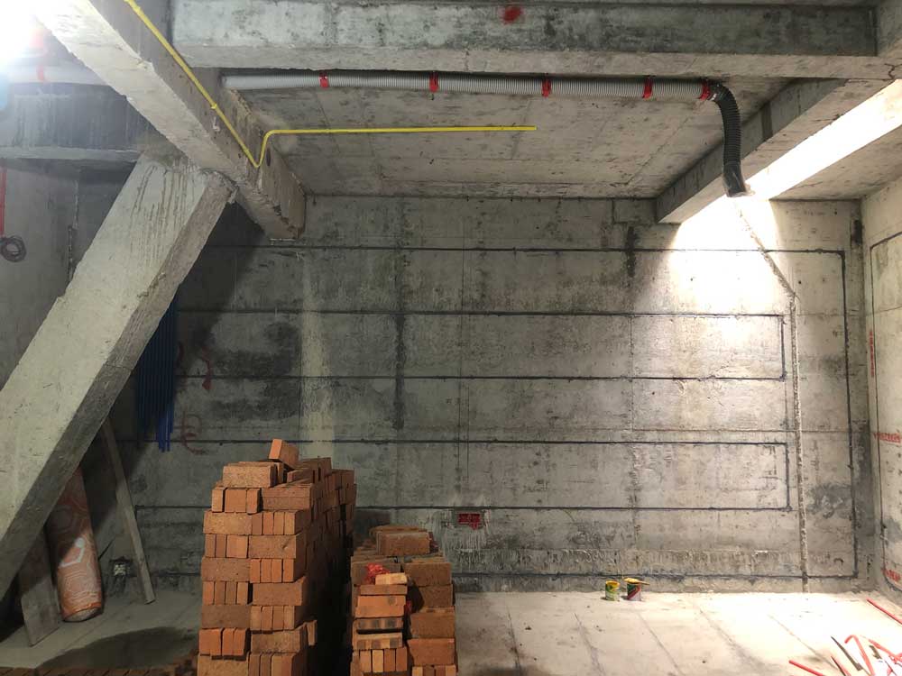 名城港湾别墅无惧潮湿的地下室空间得益于立威电渗透防潮系统